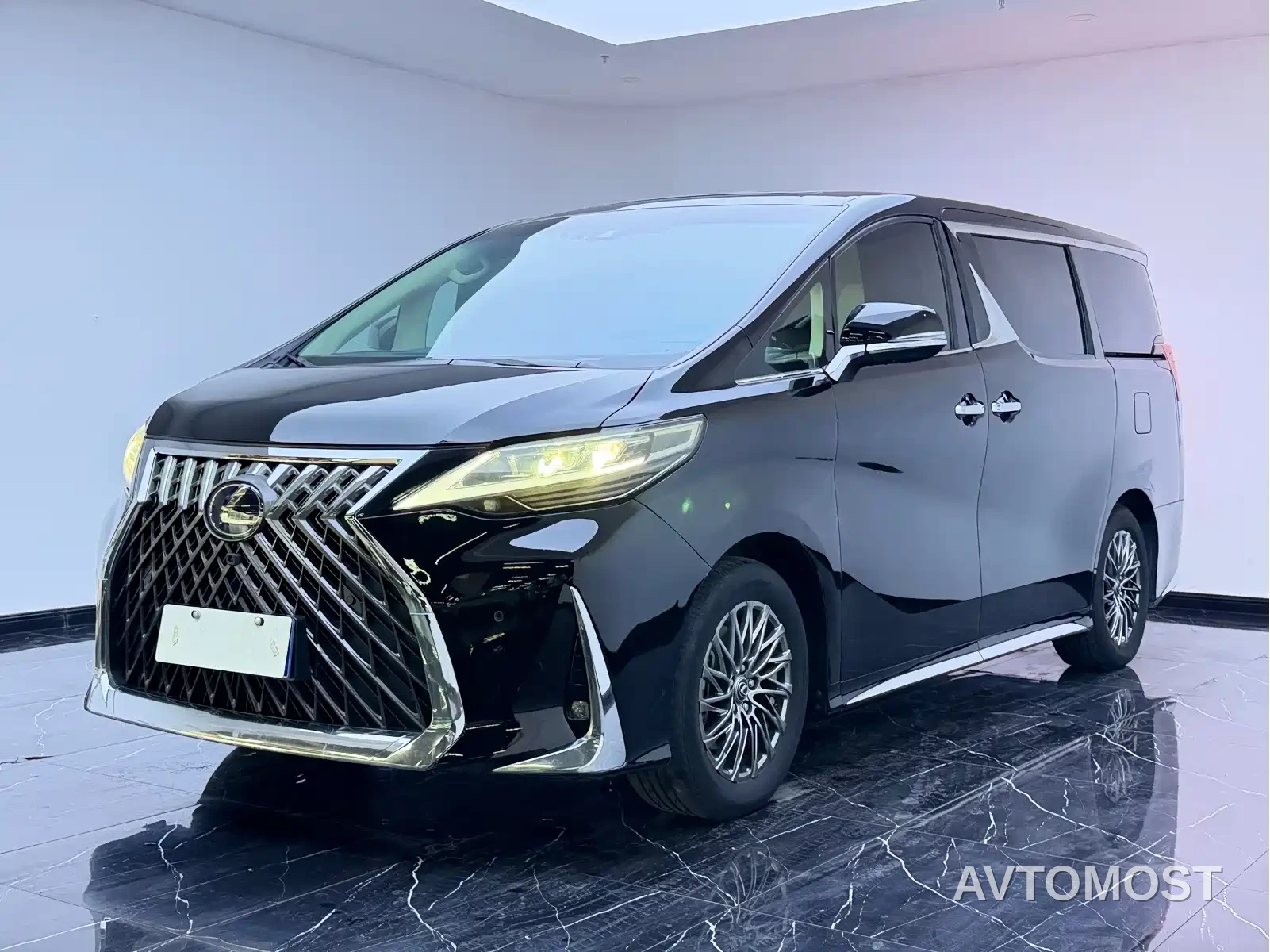 Toyota Vellfire 2021 Crown Hybrid 2.5L HV Premium Edition — фото 1