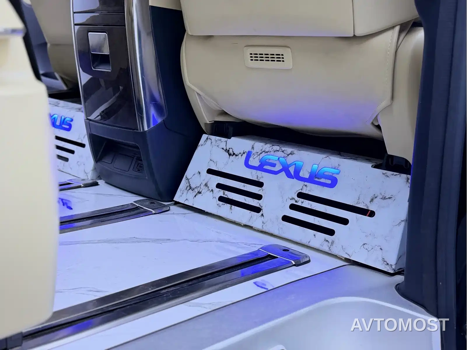 Toyota Vellfire 2021 Crown Hybrid 2.5L HV Premium Edition — фото 11