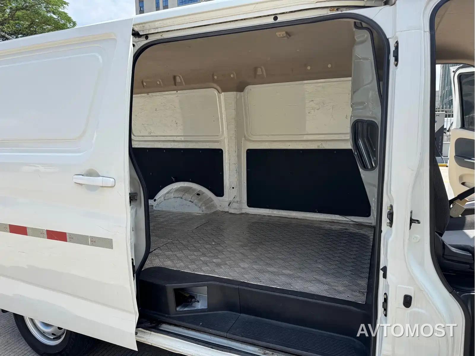 Changan Ruixing EM80 2022 Flat Roof Tailgate 2-seater 60kW 41.86kWh — фото 14