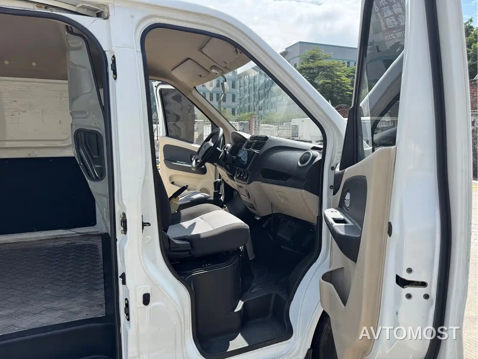 Changan Ruixing EM80 2022 Flat Roof Tailgate 2-seater 60kW 41.86kWh — фото 17