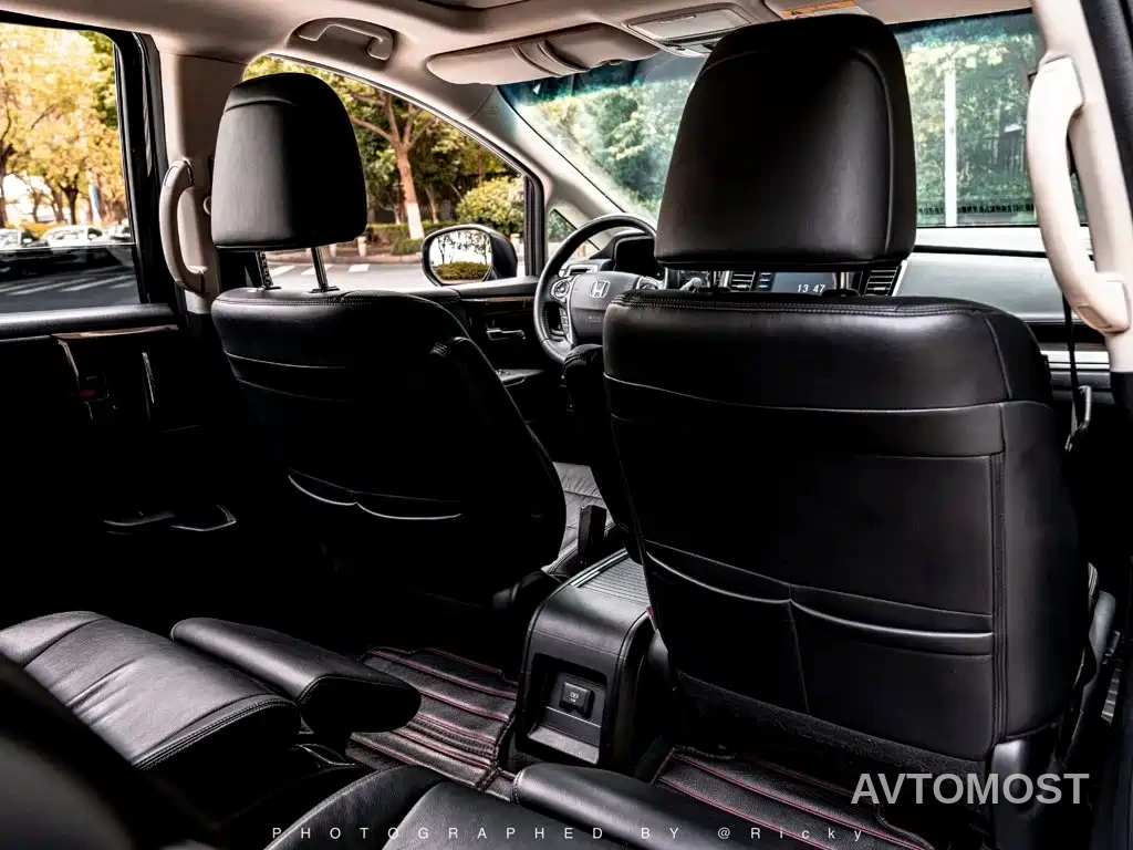 Honda Odyssey 2021 2.0L Sharp Exclusive Edition — фото 10