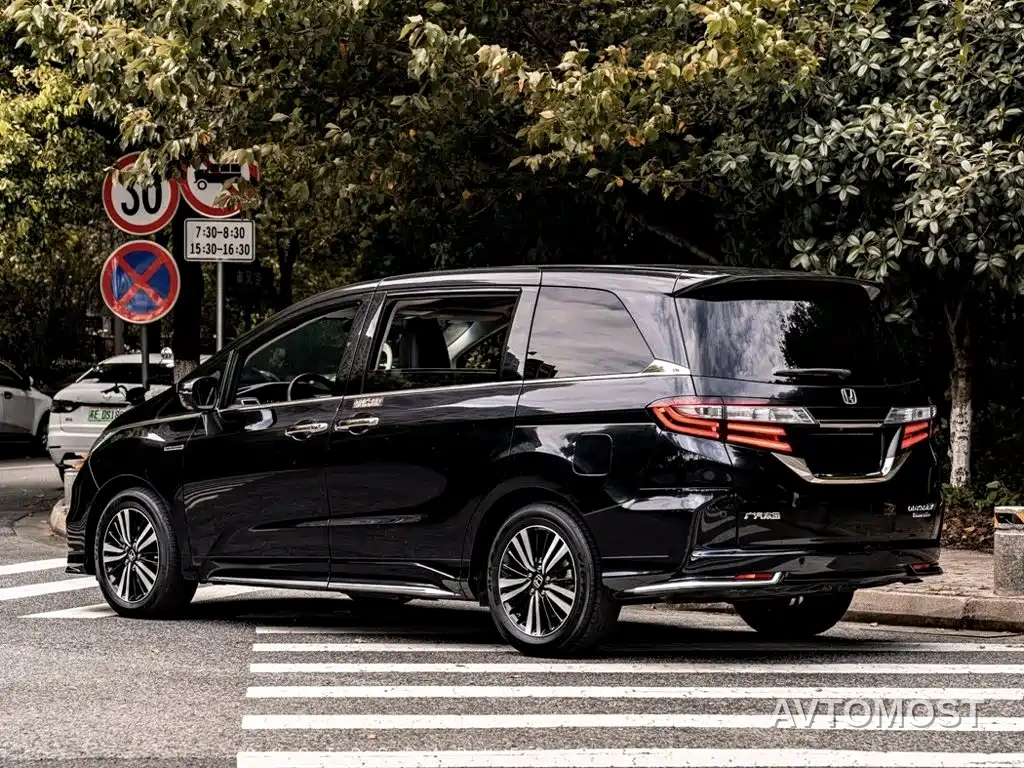Honda Odyssey 2021 2.0L Sharp Exclusive Edition — фото 11