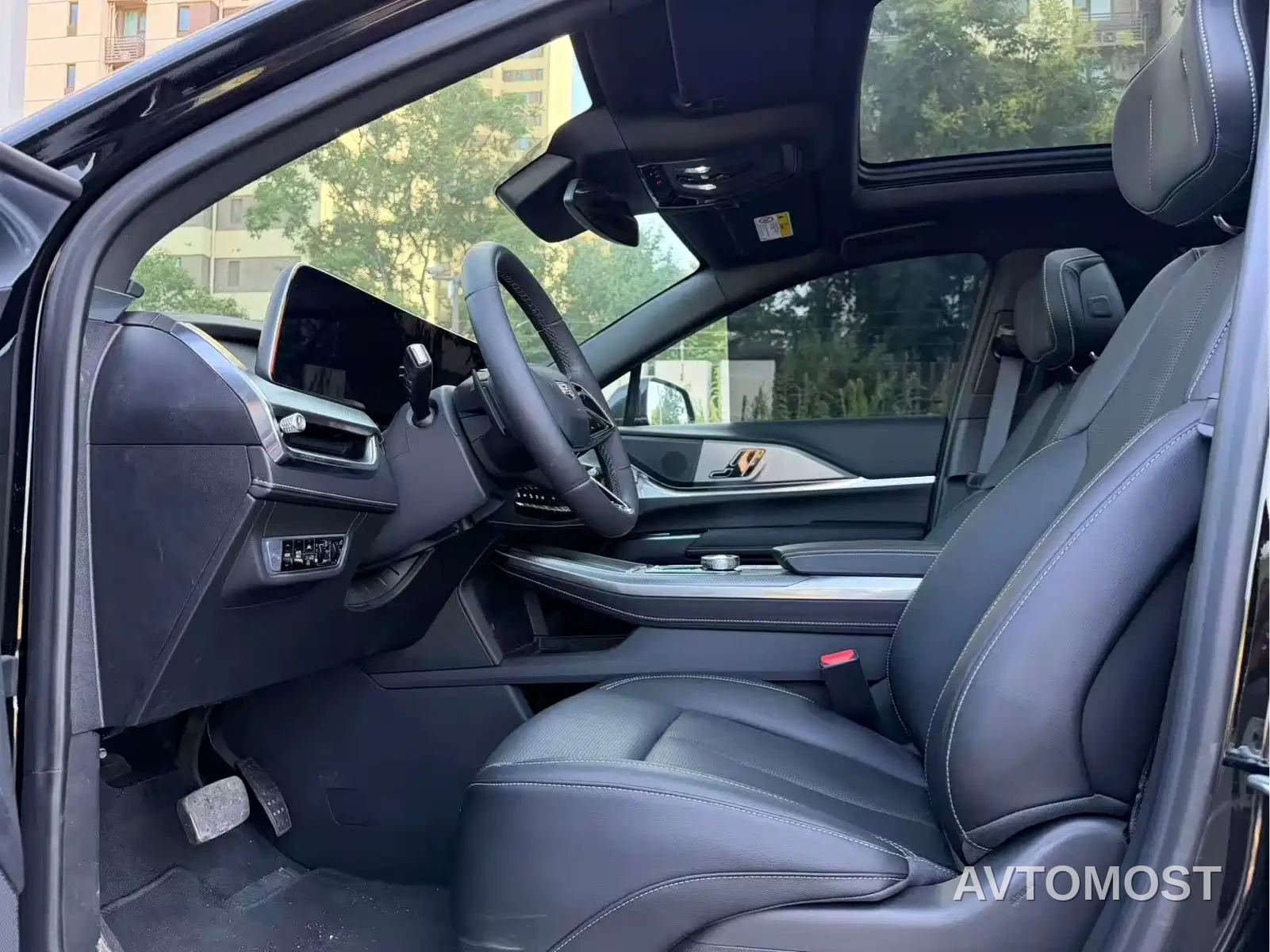 Cadillac XT5 2025 2.0T Luxury — фото 4