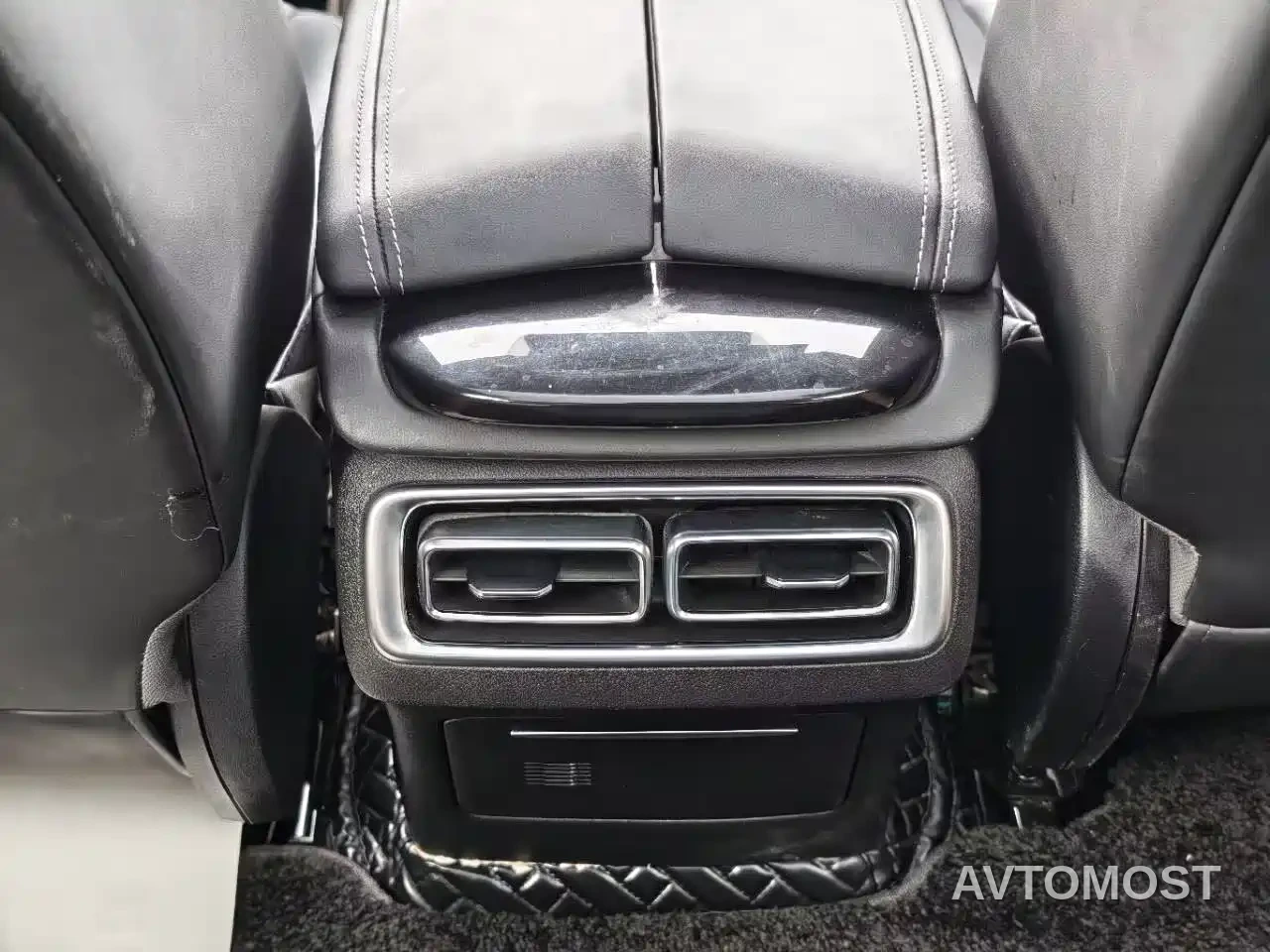 Nezha S 2022 Extended Range 1160km RWD Compact — фото 19