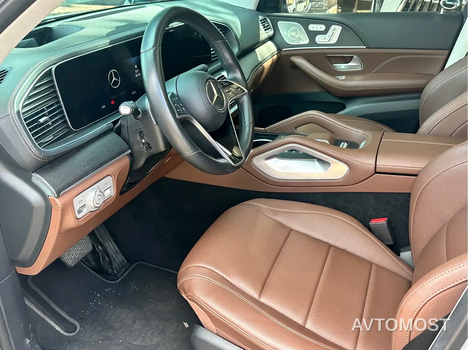 Mercedes-Benz GLE 2023 GLE 450 4MATIC Luxury — фото 4