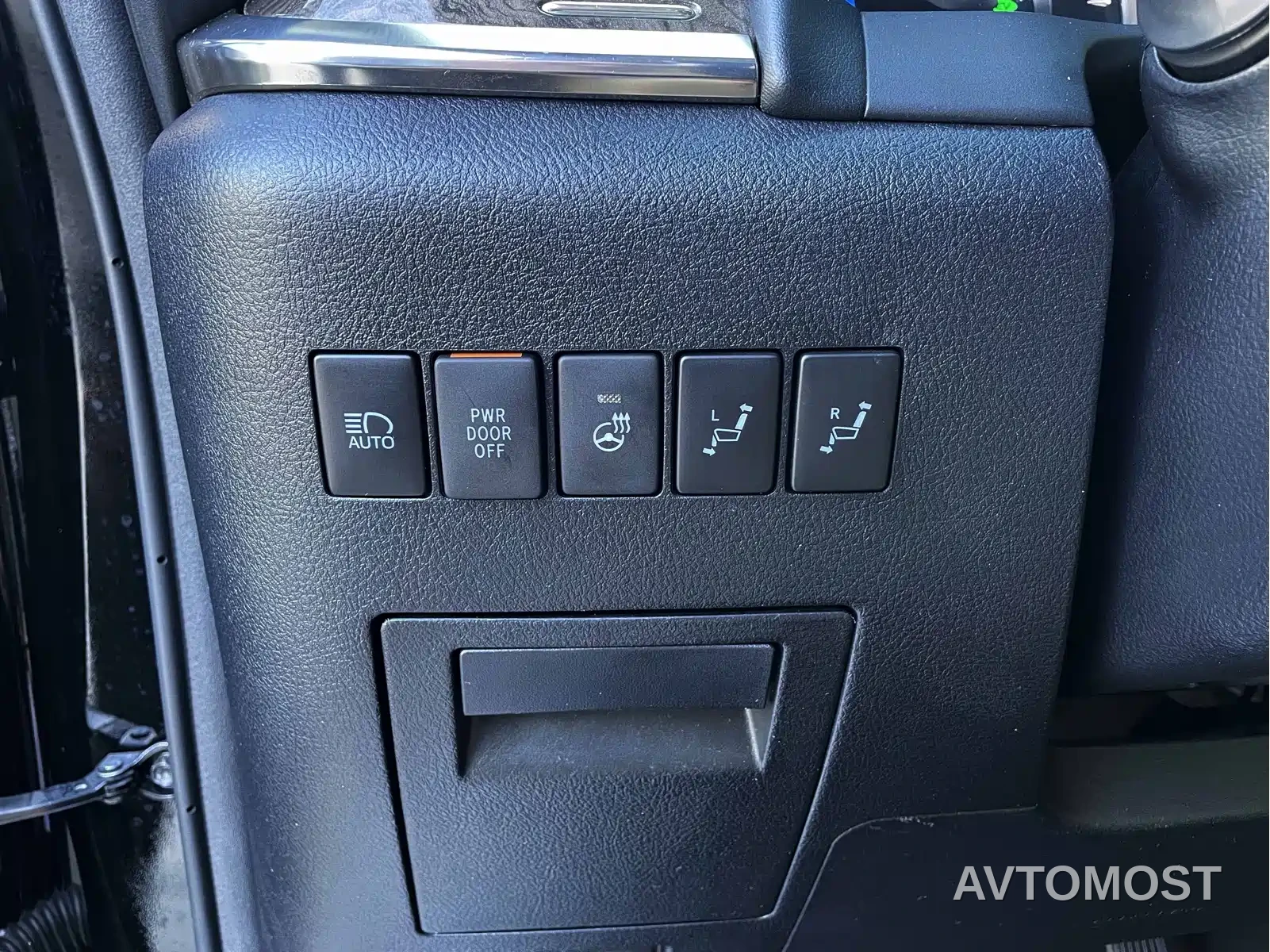 Toyota Alphard 2021 Hybrid 2.5L Premium — фото 10
