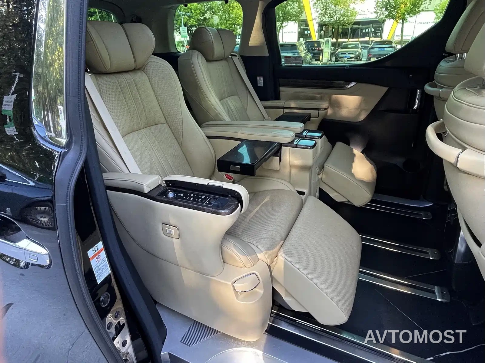 Toyota Alphard 2021 Hybrid 2.5L Premium — фото 19