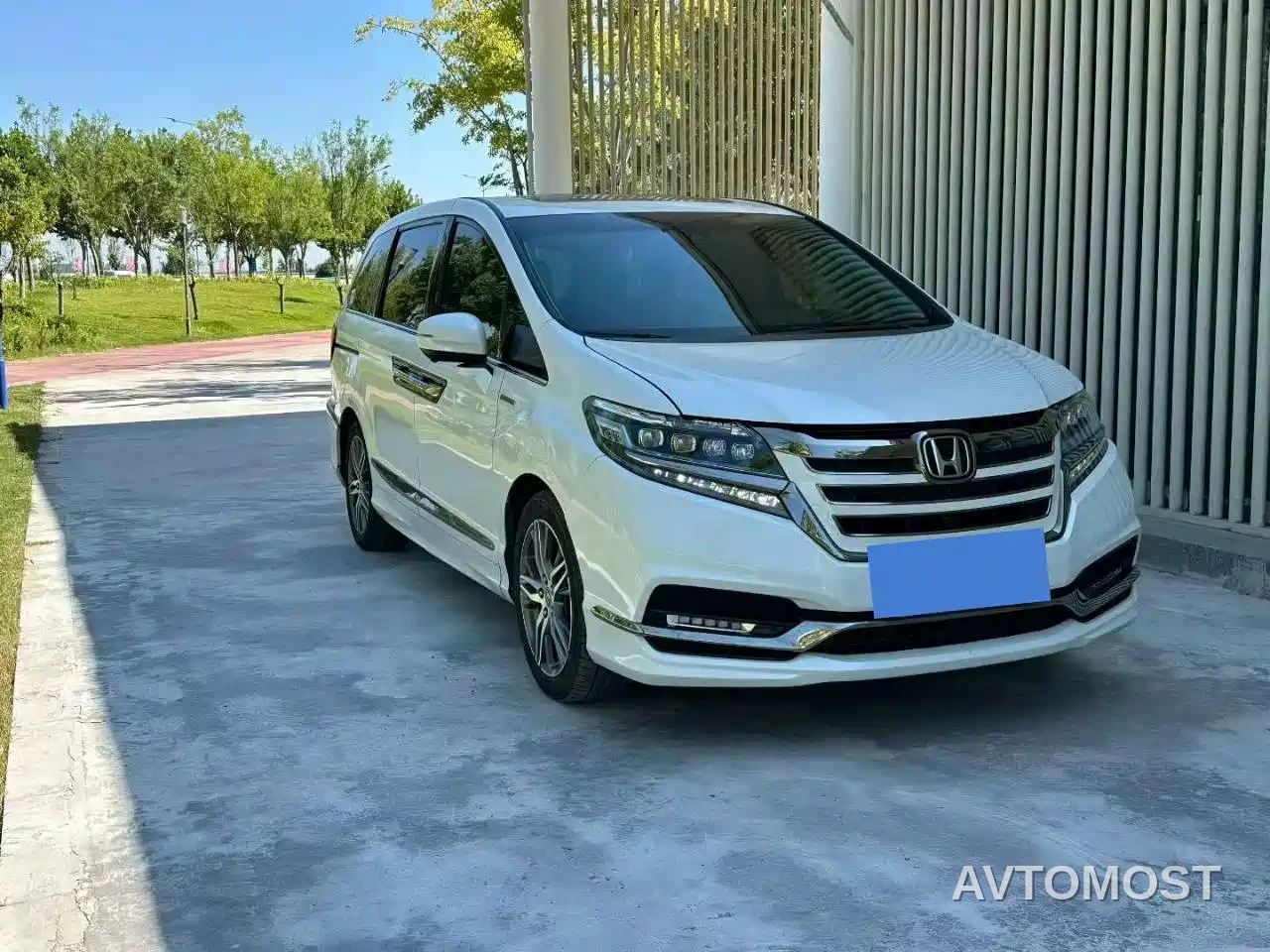 Honda Elysion 2019 2.0L Hybrid Luxury Edition — фото 1