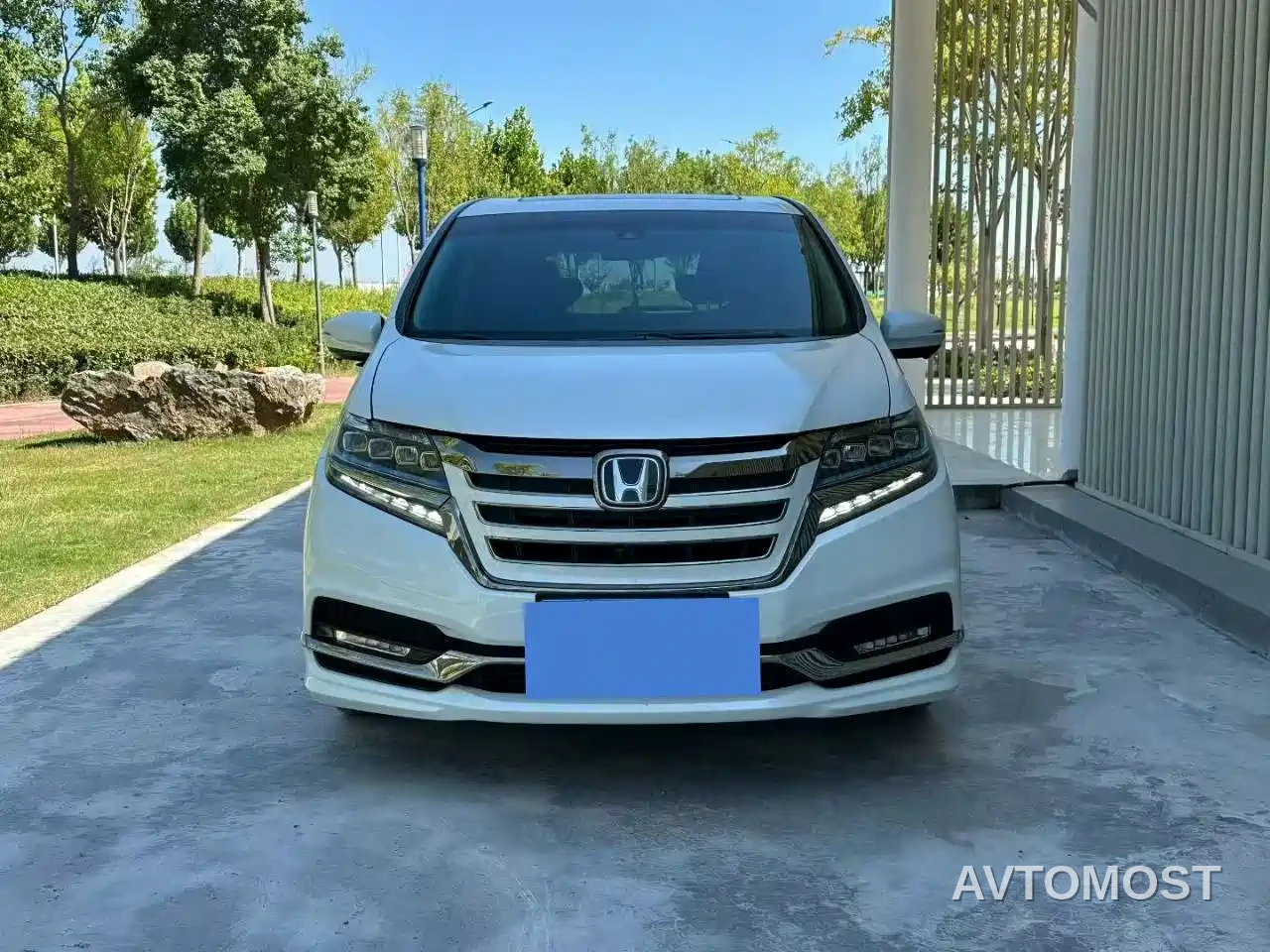 Honda Elysion 2019 2.0L Hybrid Luxury Edition — фото 2