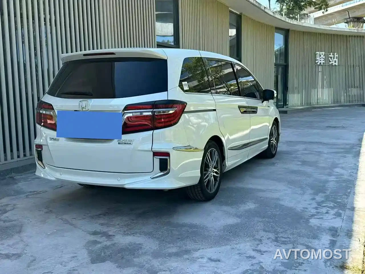 Honda Elysion 2019 2.0L Hybrid Luxury Edition — фото 9