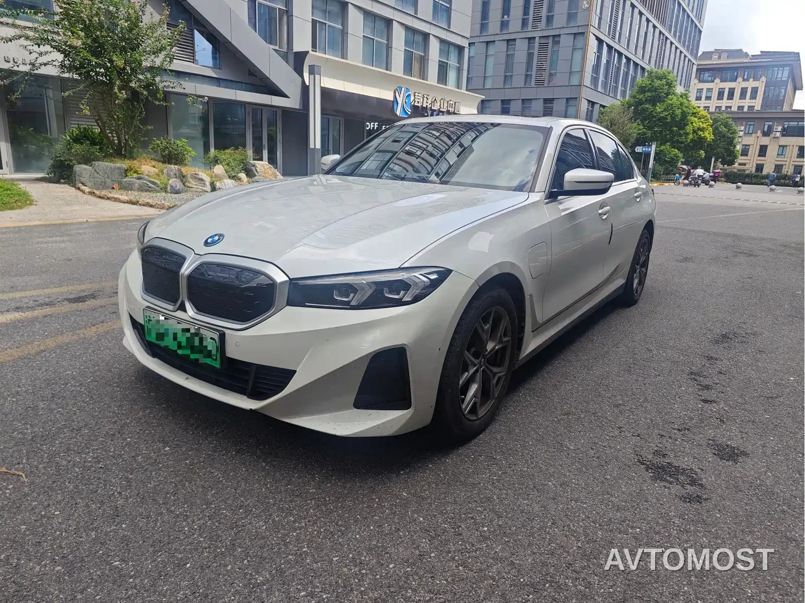 BMW i3 2022 eDrive 35 L — фото 1