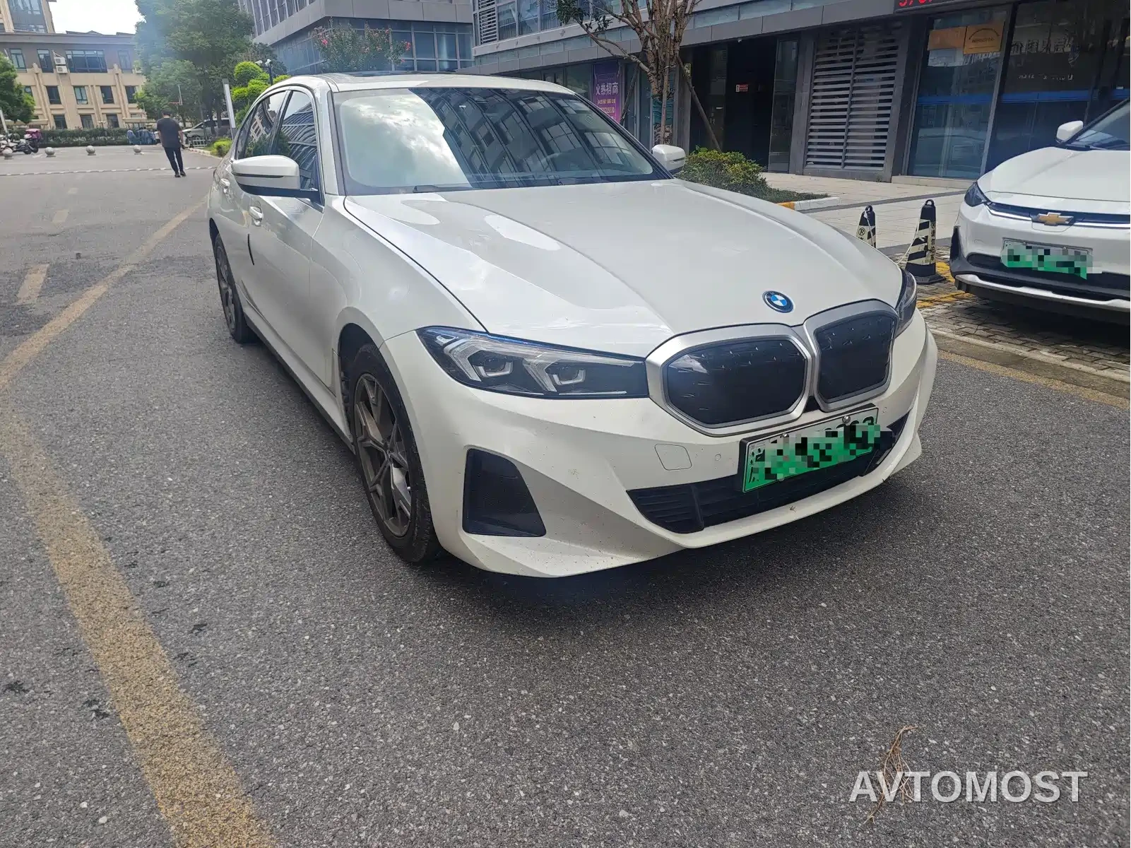 BMW i3 2022 eDrive 35 L — фото 3