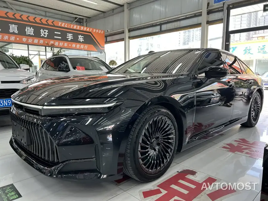 Toyota Crown (Import) 2024 2.5L Ultimate Edition