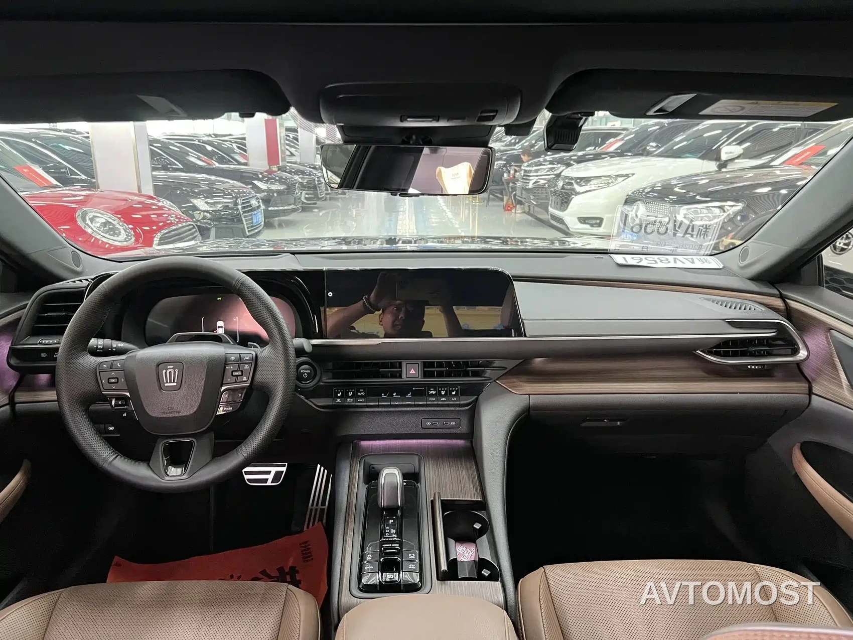 Toyota Crown (Import) 2024 2.5L Ultimate Edition — фото 5