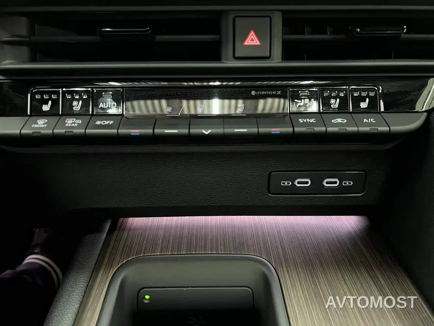 Toyota Crown (Import) 2024 2.5L Ultimate Edition — фото 15