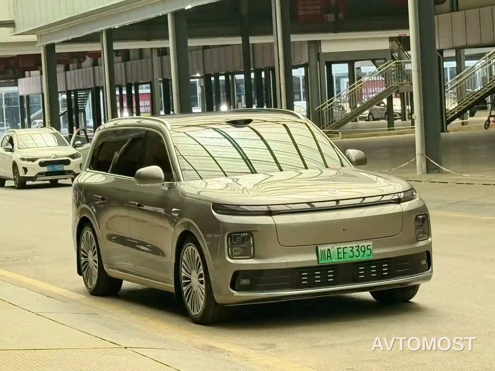 Leapmotor D Series 2026 Model Pure Electric 115kWh 6-Seater — фото 3