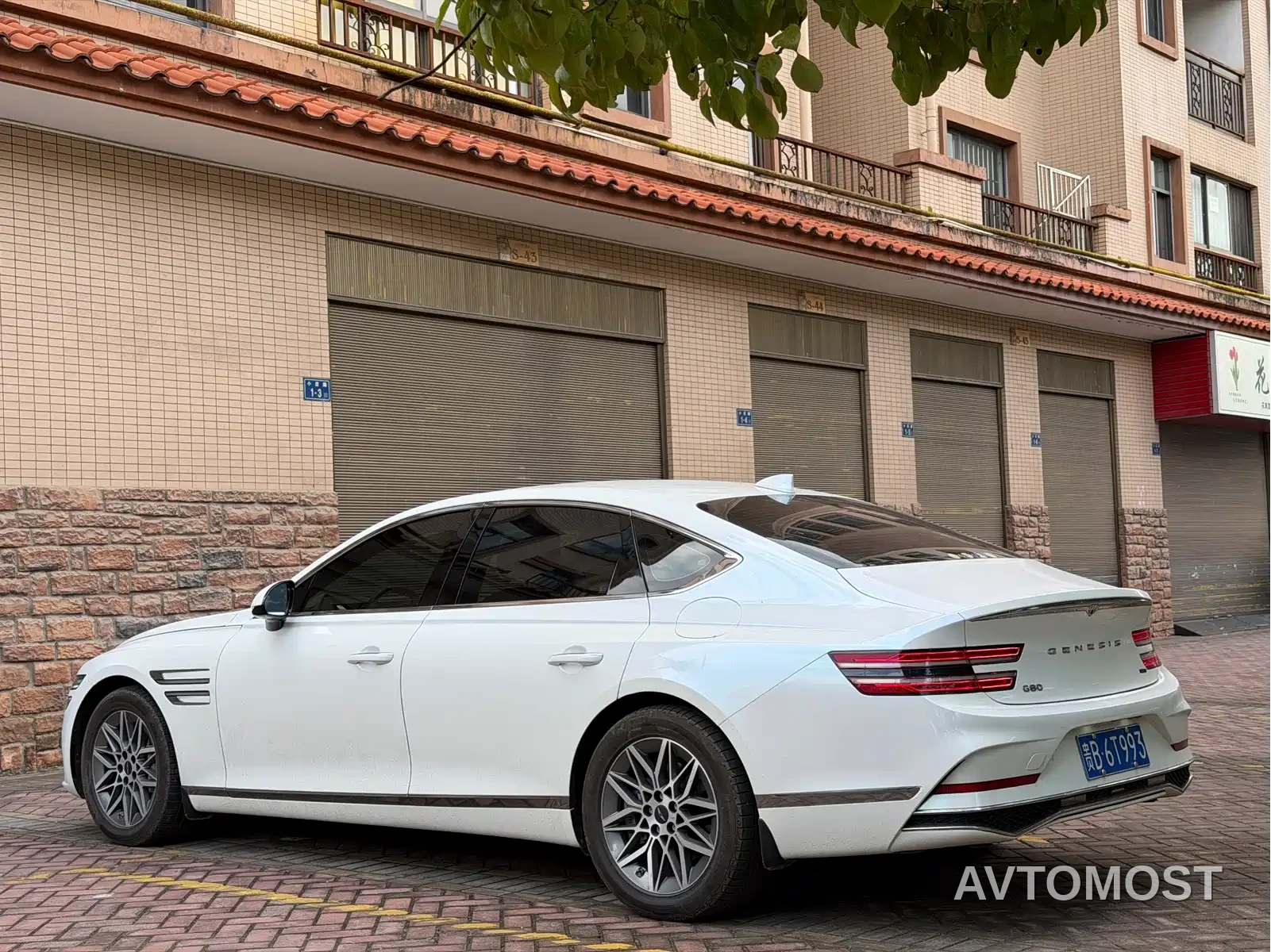 Genesis G80 2024 2.5T RWD Luxury — фото 19
