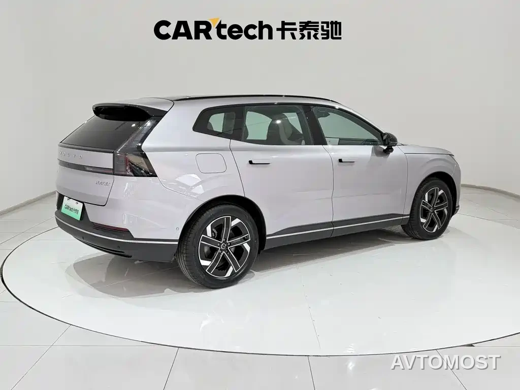 Volvo XC70 Plug-in Hybrid 2025 Standard — фото 5