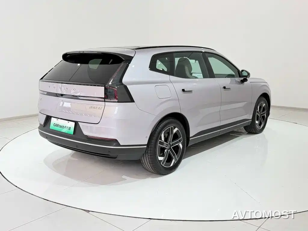 Volvo XC70 Plug-in Hybrid 2025 Standard — фото 24