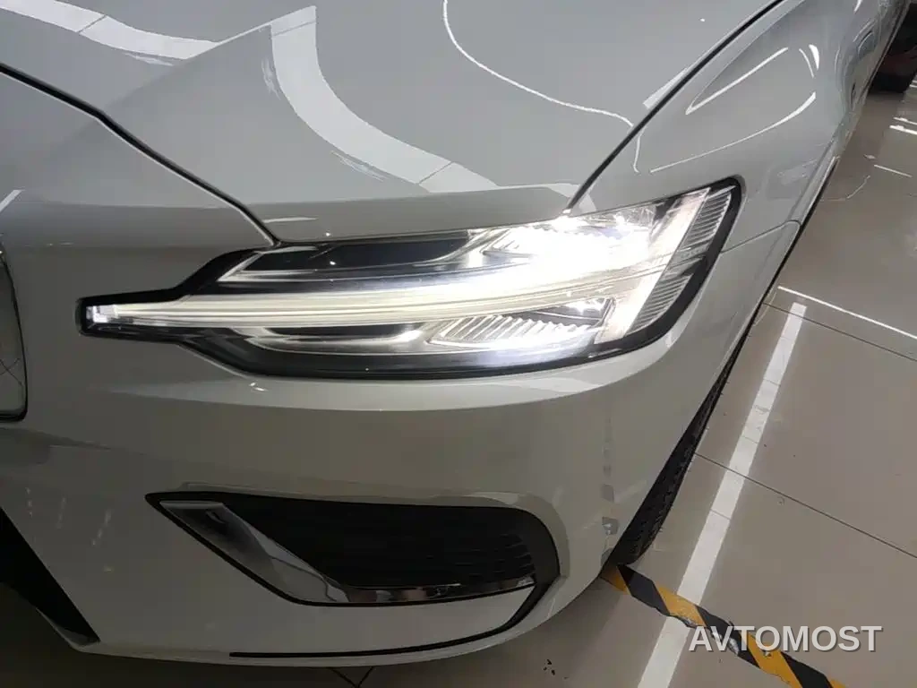 Volvo S60 Plug-in Hybrid 2022 T8 E-AWD Hybrid Intelligent Luxury Edition — фото 22