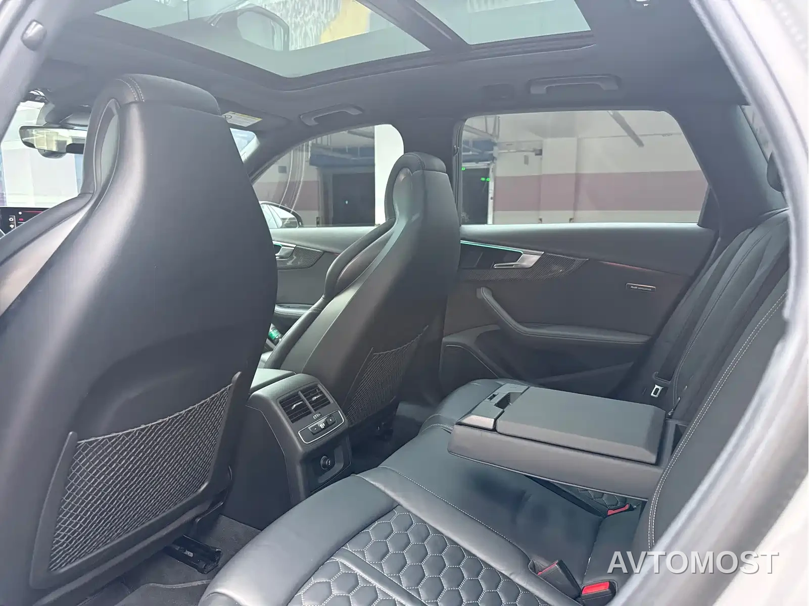 Audi RS 4 2023 Model RS4 Avant Obsidian Edition — фото 6