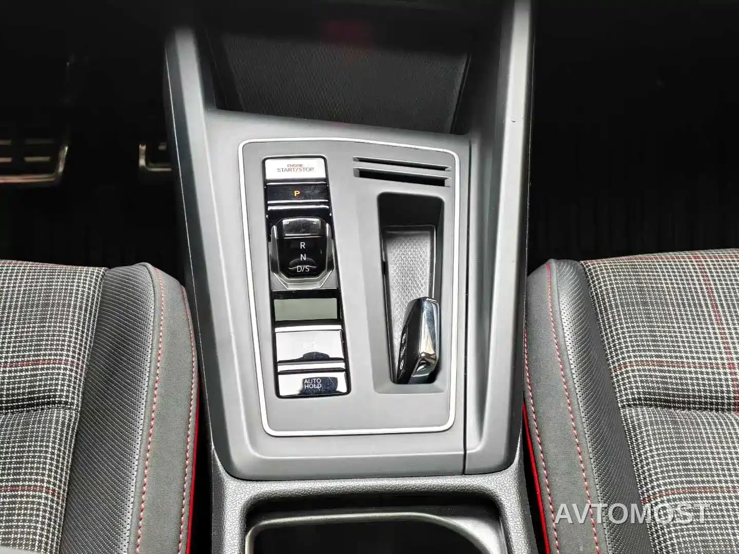 Volkswagen Golf GTI 2023 380TSI DSG GTI — фото 7