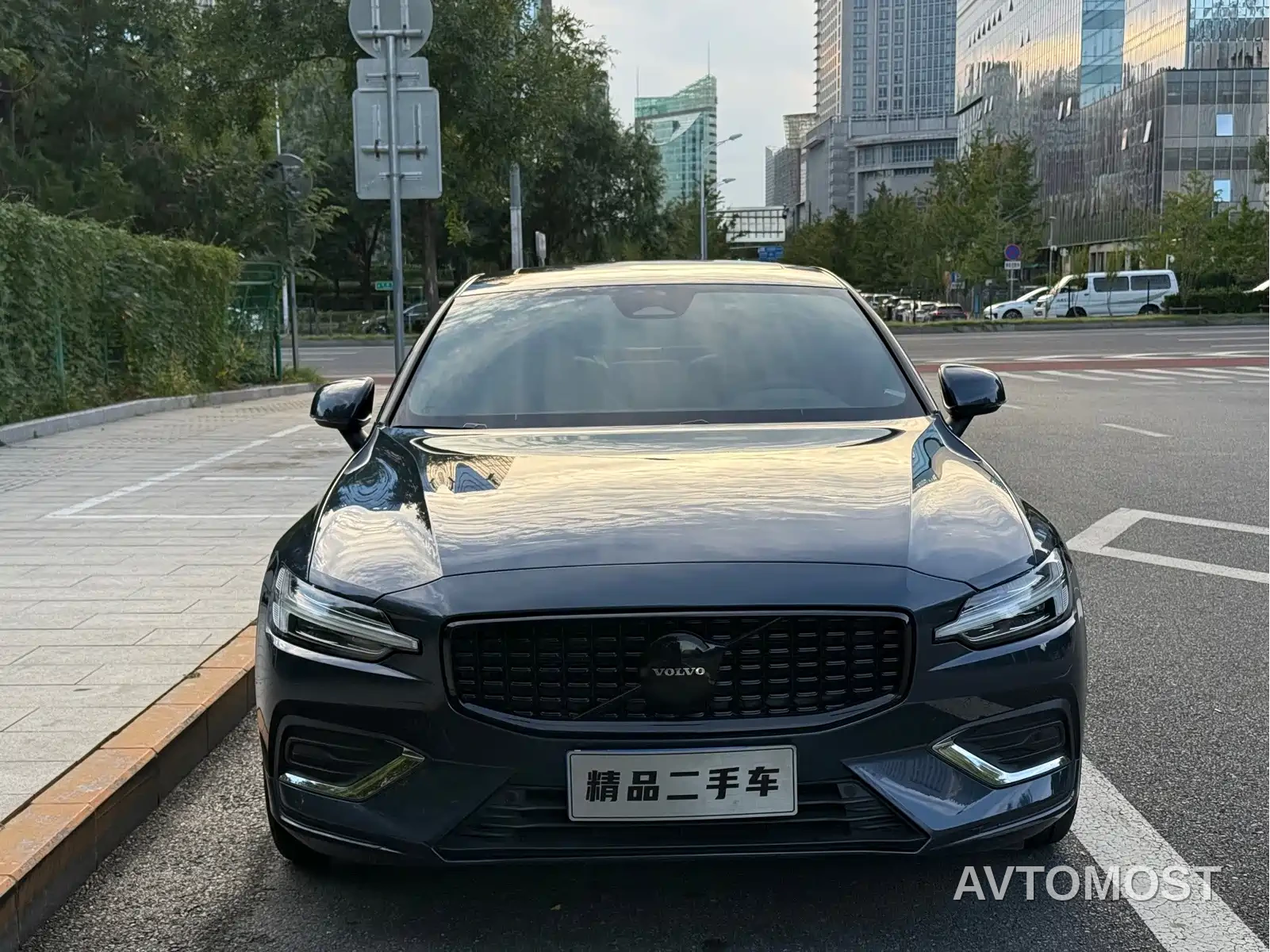 Volvo S60 2023 B4 Smart Vision Luxury Edition — фото 5