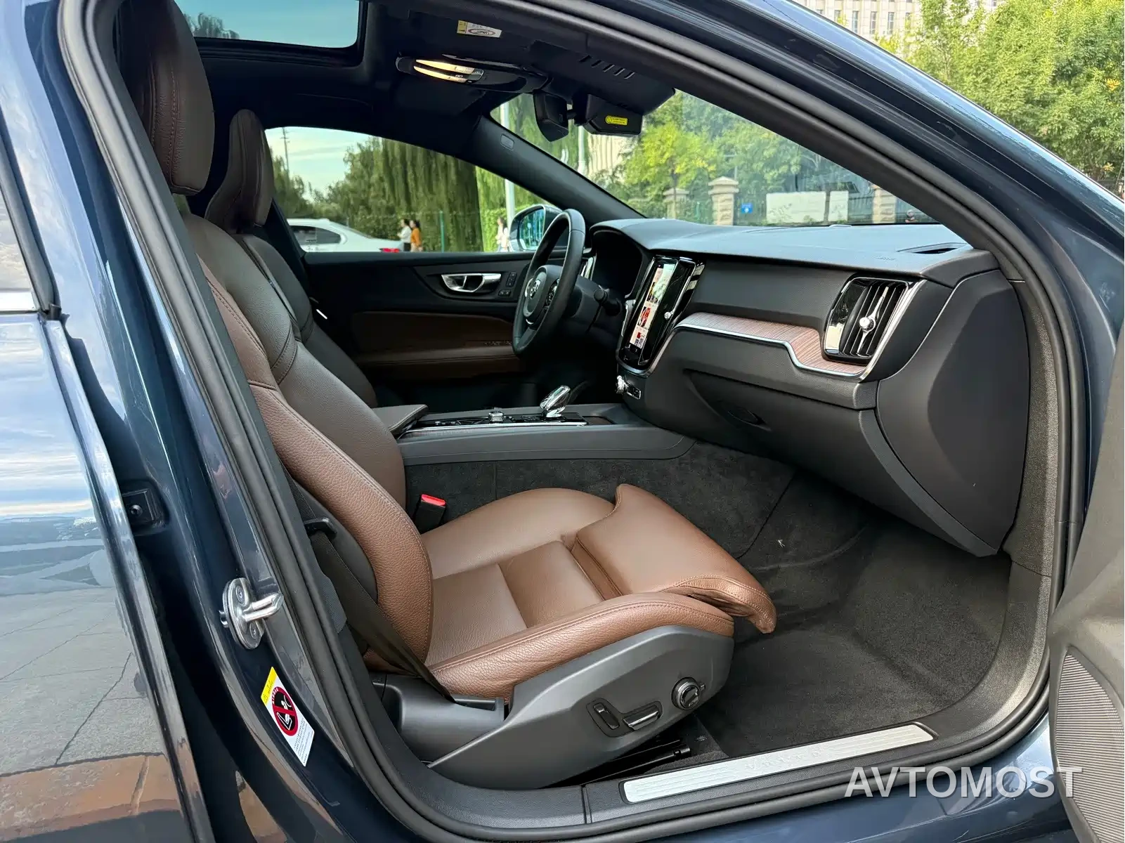Volvo S60 2023 B4 Smart Vision Luxury Edition — фото 10