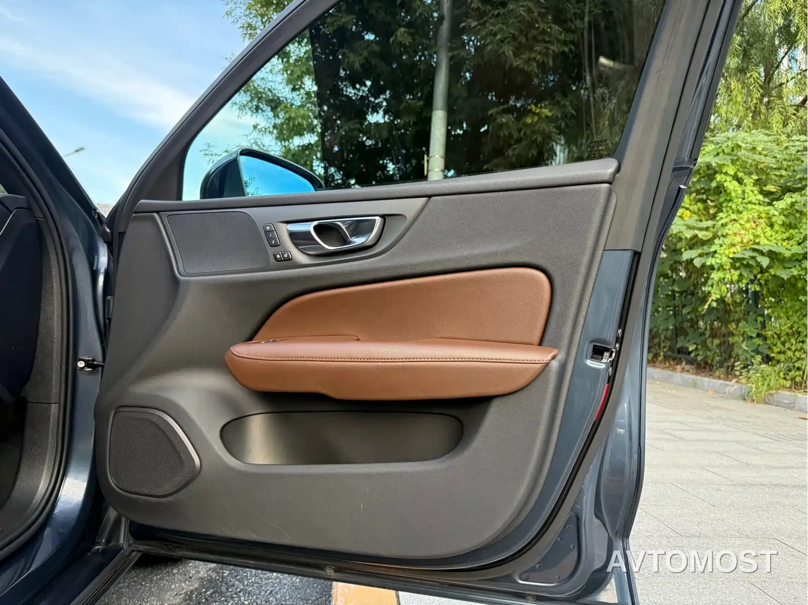 Volvo S60 2023 B4 Smart Vision Luxury Edition — фото 11