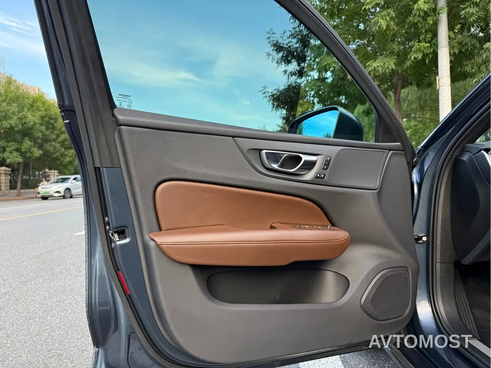Volvo S60 2023 B4 Smart Vision Luxury Edition — фото 18