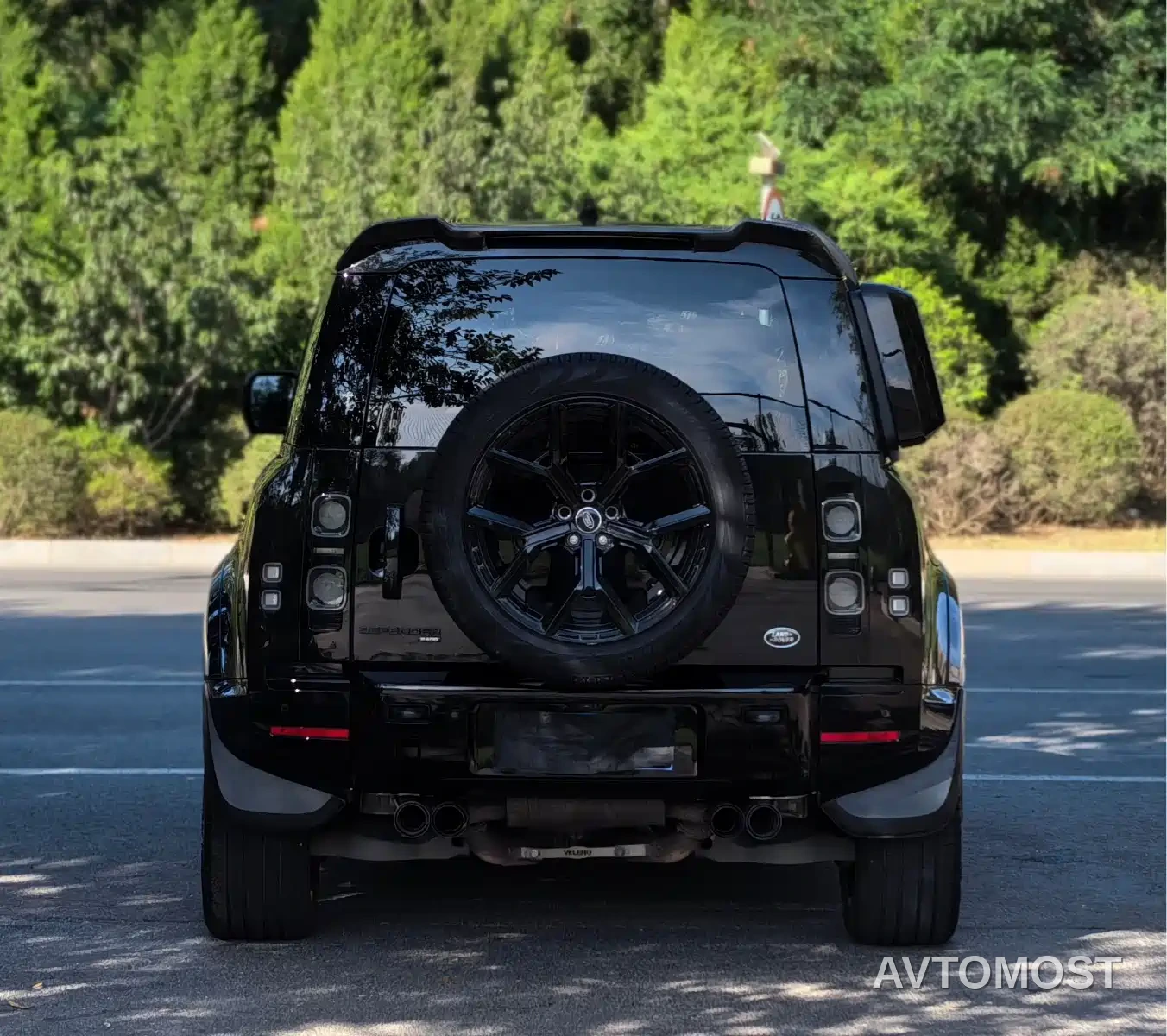 Land Rover Defender 2023 Model 110 3.0T P400 X-DYNAMIC HSE — фото 5