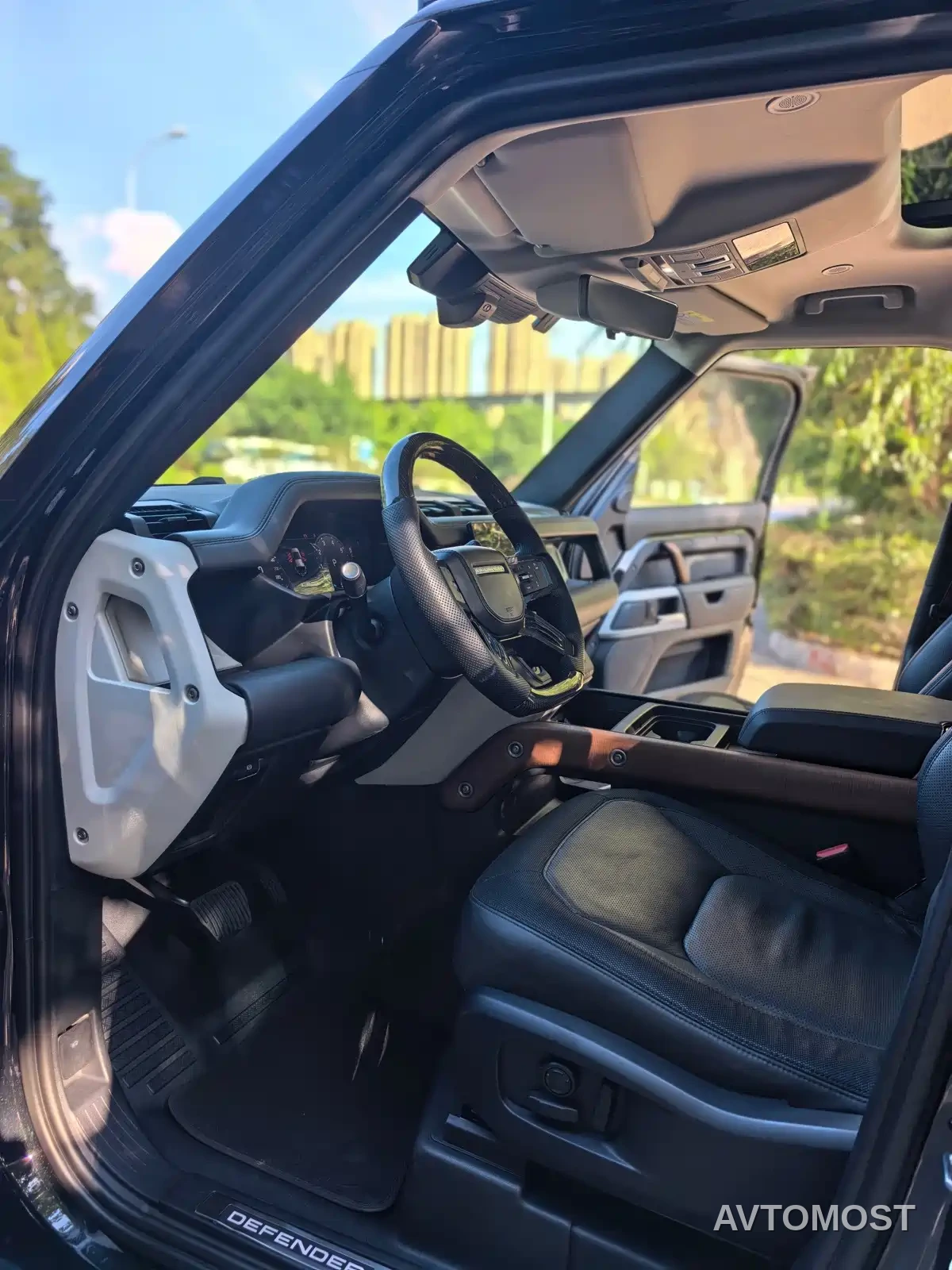 Land Rover Defender 2023 Model 110 3.0T P400 X-DYNAMIC HSE — фото 8