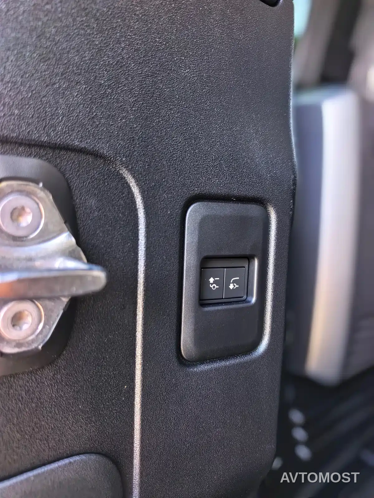 Land Rover Defender 2023 Model 110 3.0T P400 X-DYNAMIC HSE — фото 22