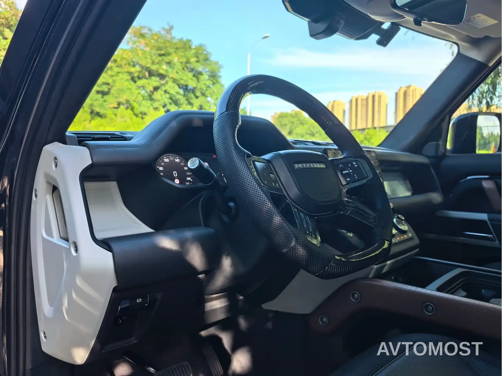 Land Rover Defender 2023 Model 110 3.0T P400 X-DYNAMIC HSE — фото 24
