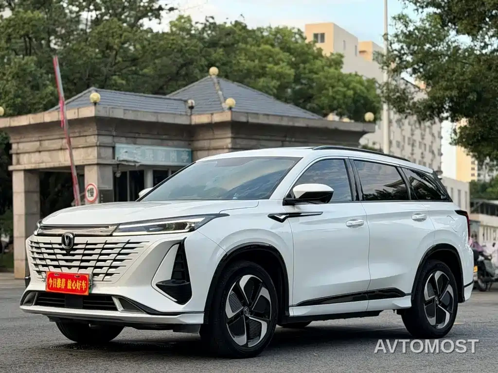 Changan CS75 PLUS iDD 2023 Smart Electric iDD Intelligent Leader Model — фото 3
