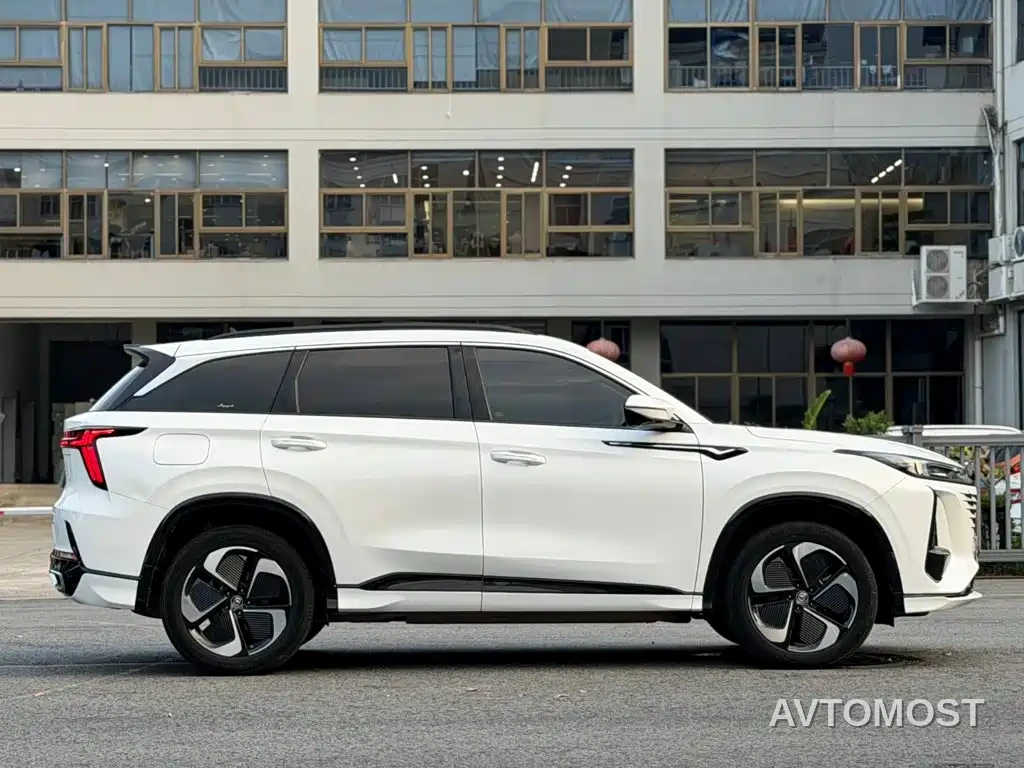 Changan CS75 PLUS iDD 2023 Smart Electric iDD Intelligent Leader Model — фото 7