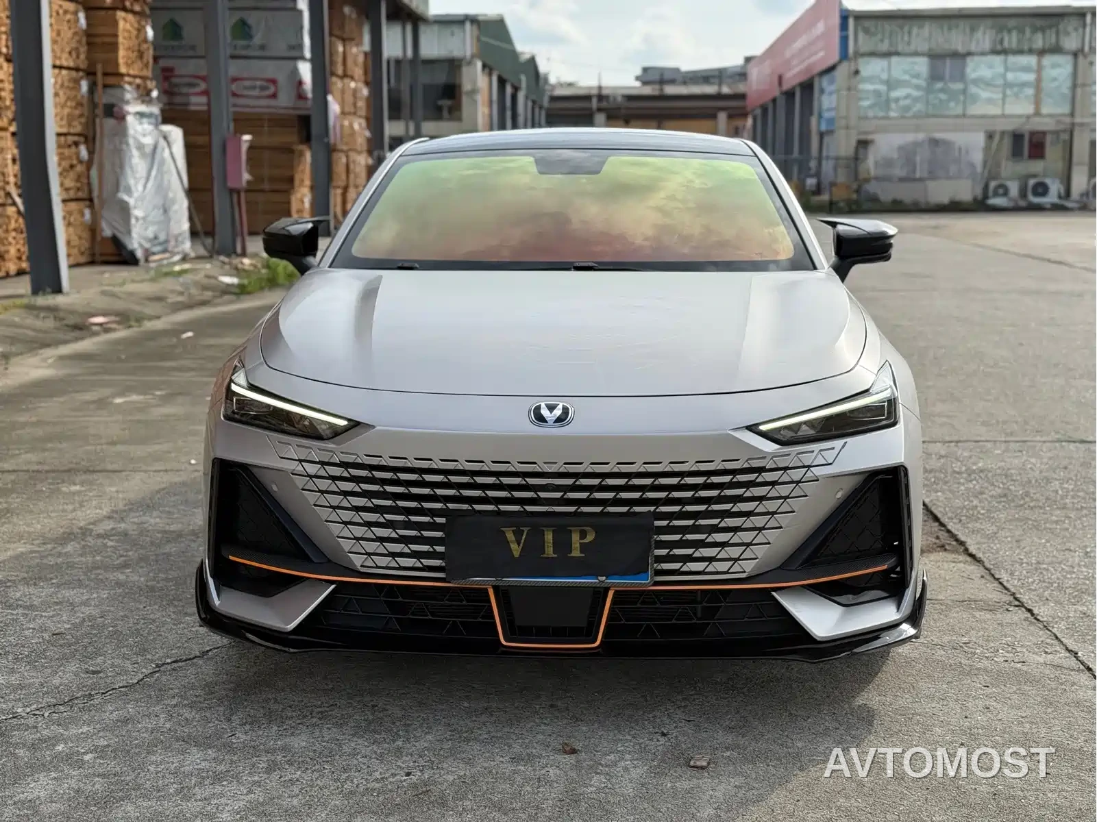 Changan UNI-V 2022 1.5T Sport Edition — фото 2