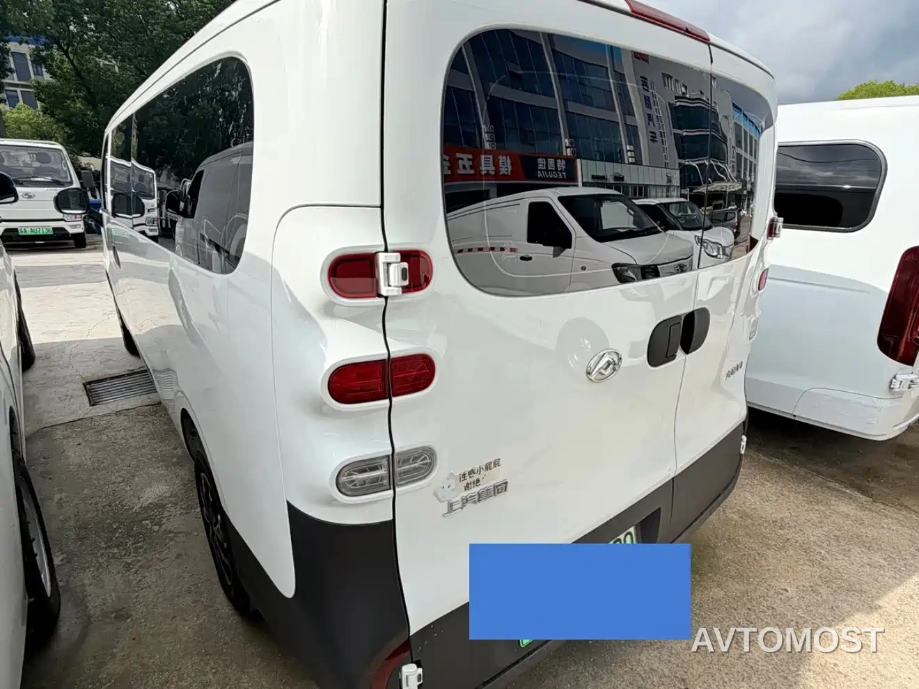 SAIC Maxus Dana V1 2025 Model V1+ Long Wheelbase Low Roof Multi-purpose Version (62kWh) — фото 6