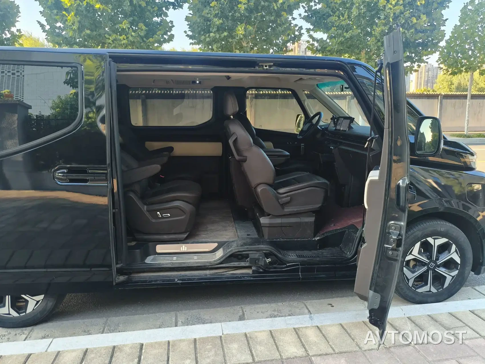 Yuan Cheng Geely Xingfu 2024 Fortune Edition 68.03kWh (Complete Vehicle) 7-Seater — фото 13