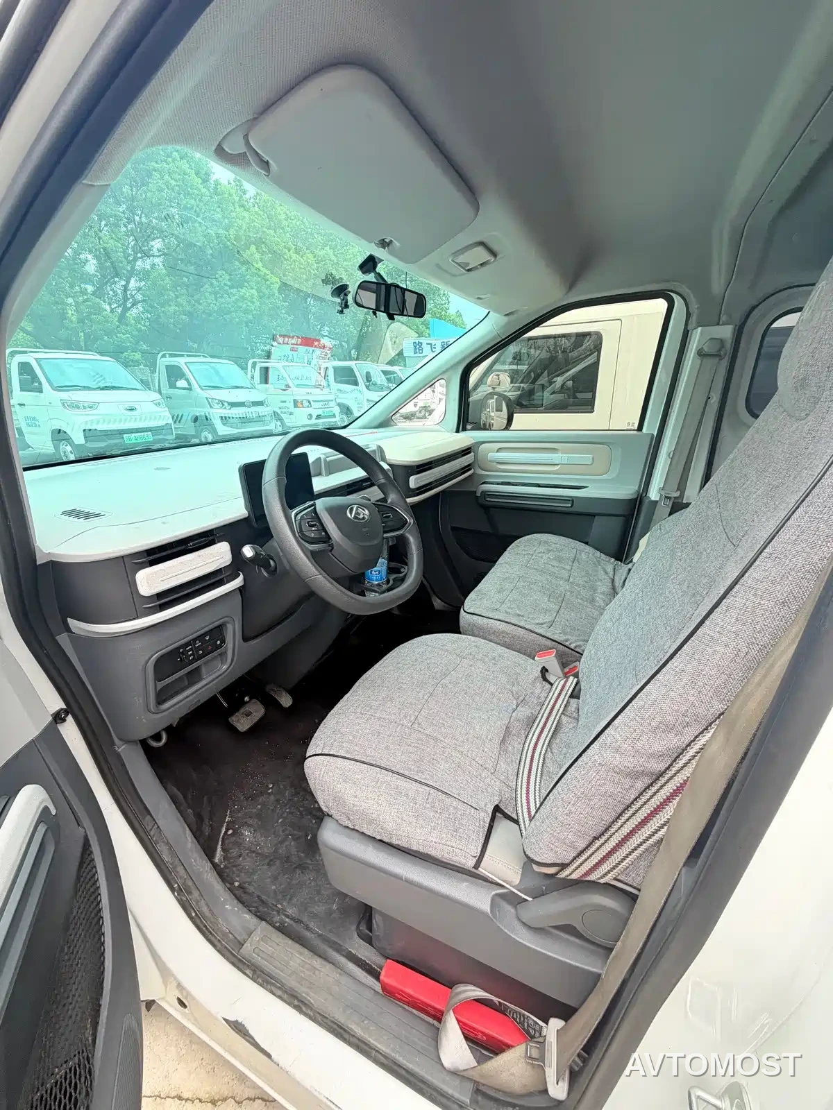 SAIC Maxus Dana V1 2025 Model V1+ Short Wheelbase Low Roof Multi-purpose Version (42kWh) — фото 4