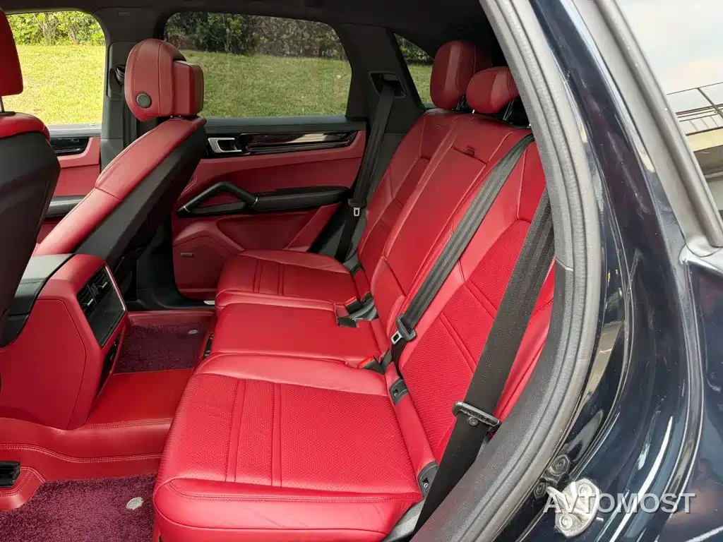 Porsche Cayenne New Energy 2021 Cayenne E-Hybrid 2.0T — фото 12