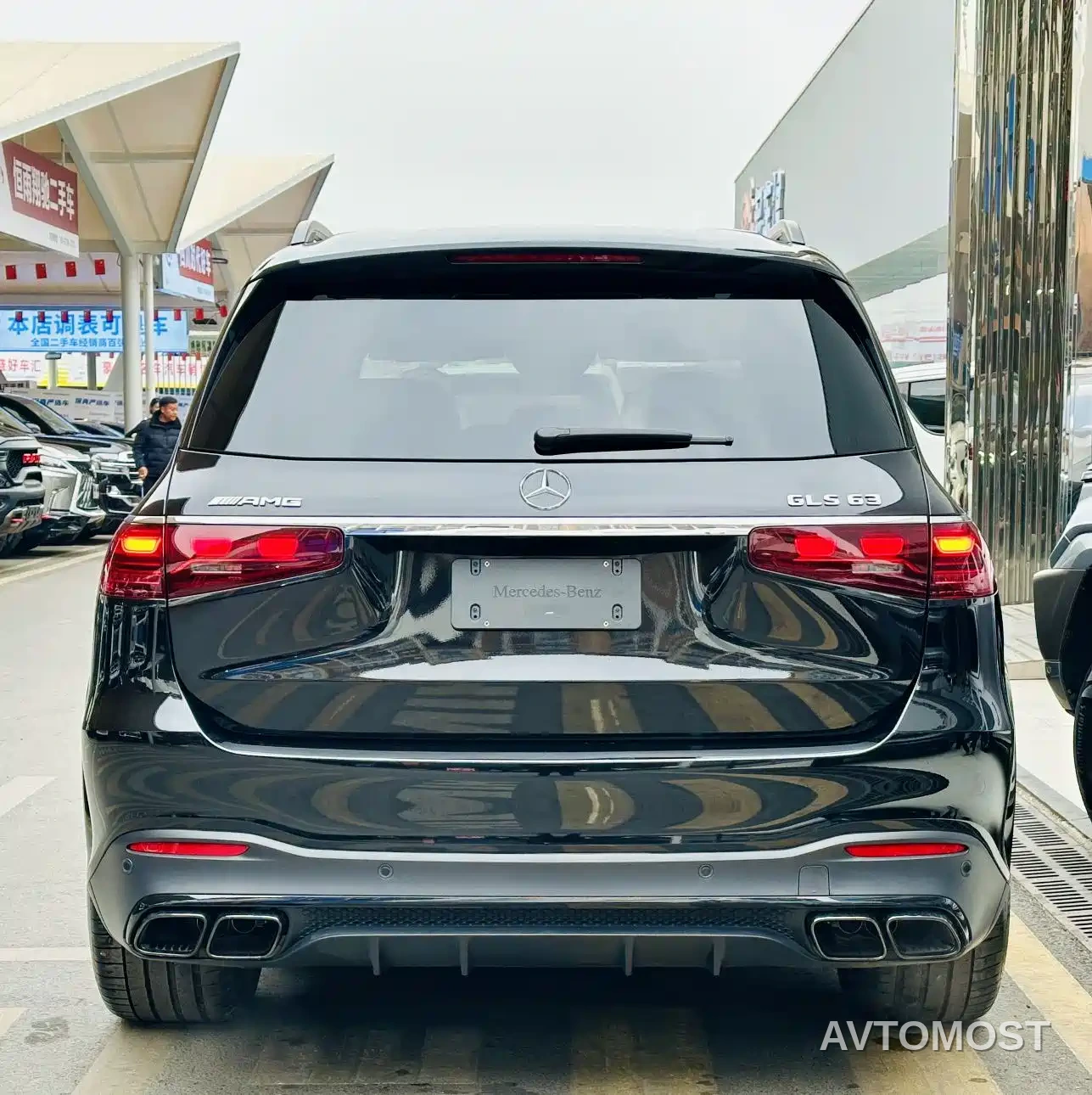 Mercedes-Benz GLS AMG 2024 AMG GLS 63 4MATIC+ — фото 3