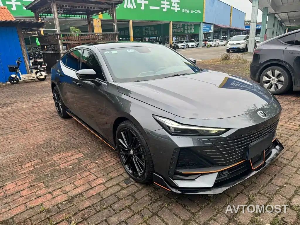 Changan UNI-V 2022 1.5T Sport Edition — фото 3