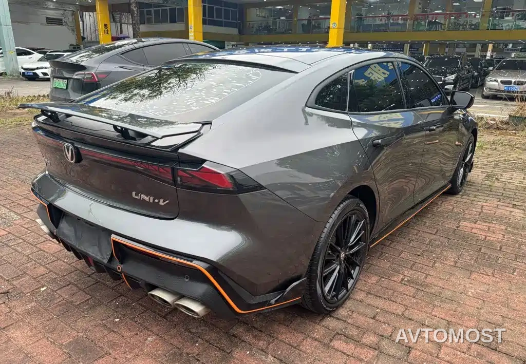 Changan UNI-V 2022 1.5T Sport Edition — фото 13