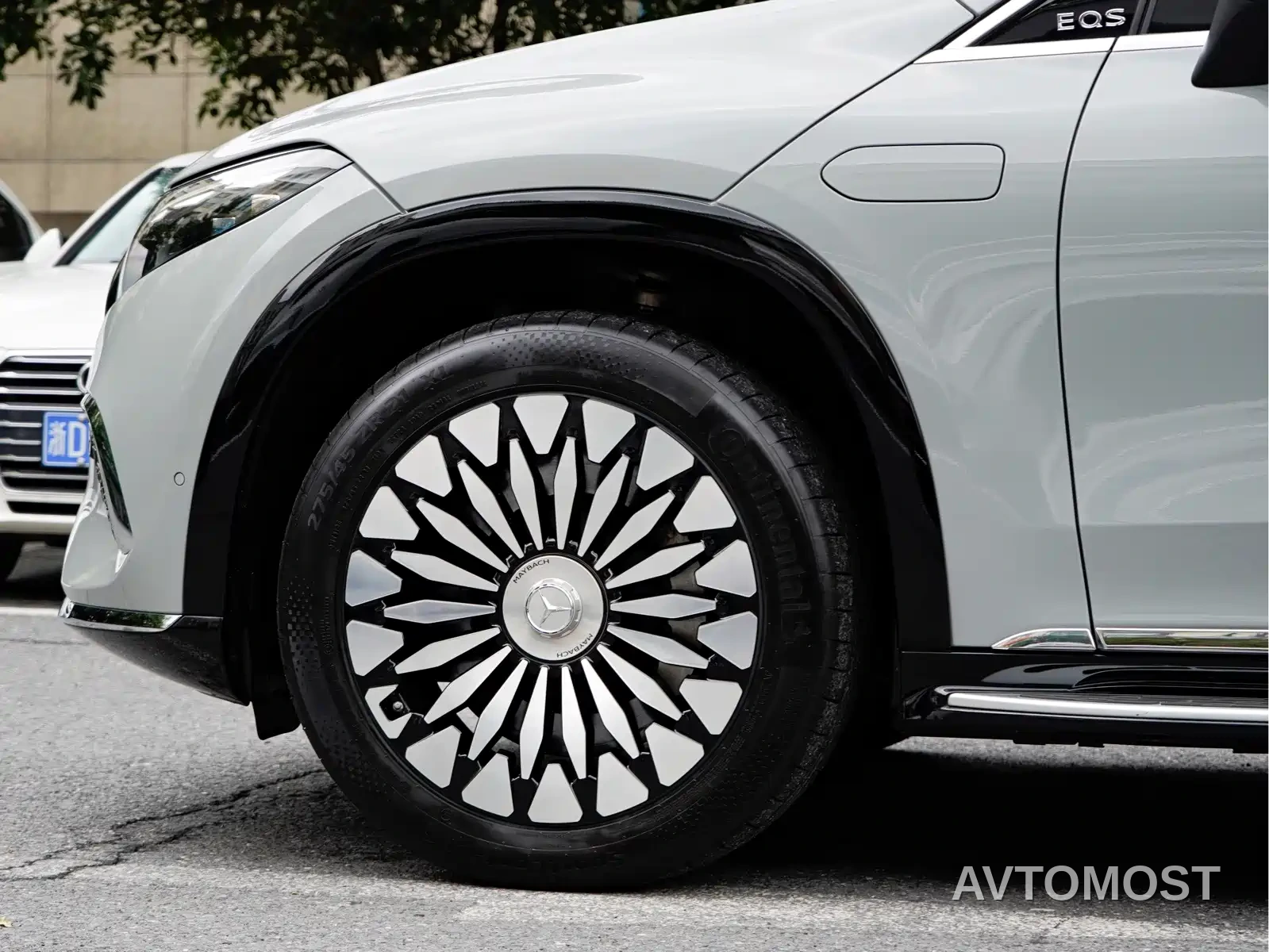 Mercedes-Benz Maybach EQS SUV 2024 EQS 680 Etiquette Edition — фото 9
