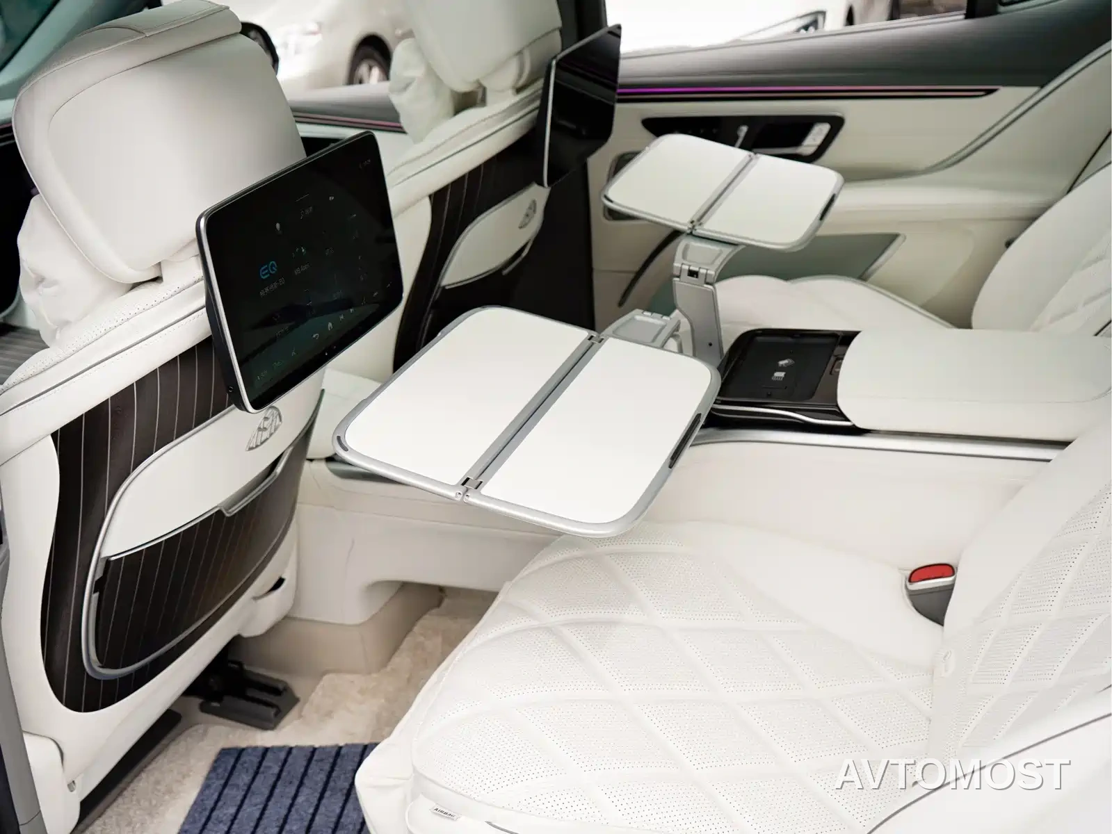 Mercedes-Benz Maybach EQS SUV 2024 EQS 680 Etiquette Edition — фото 12