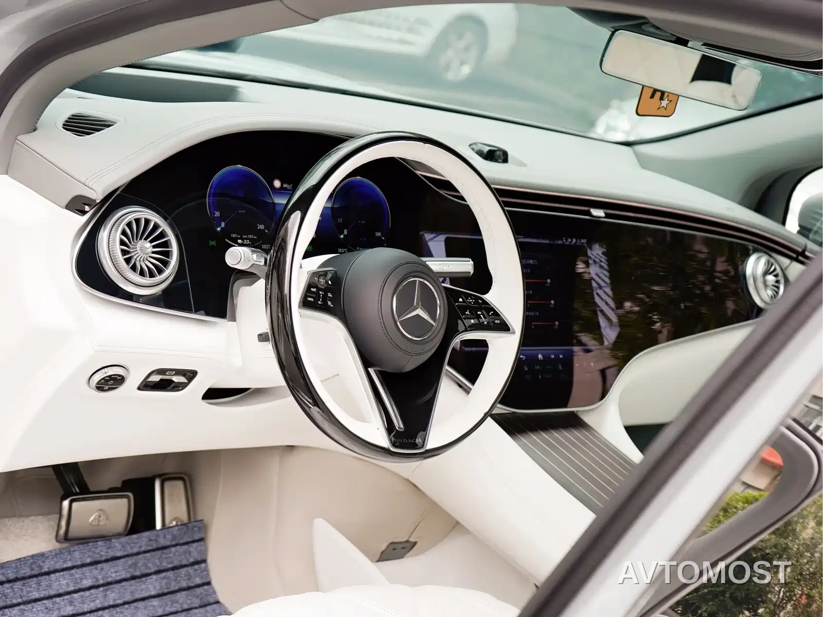 Mercedes-Benz Maybach EQS SUV 2024 EQS 680 Etiquette Edition — фото 22