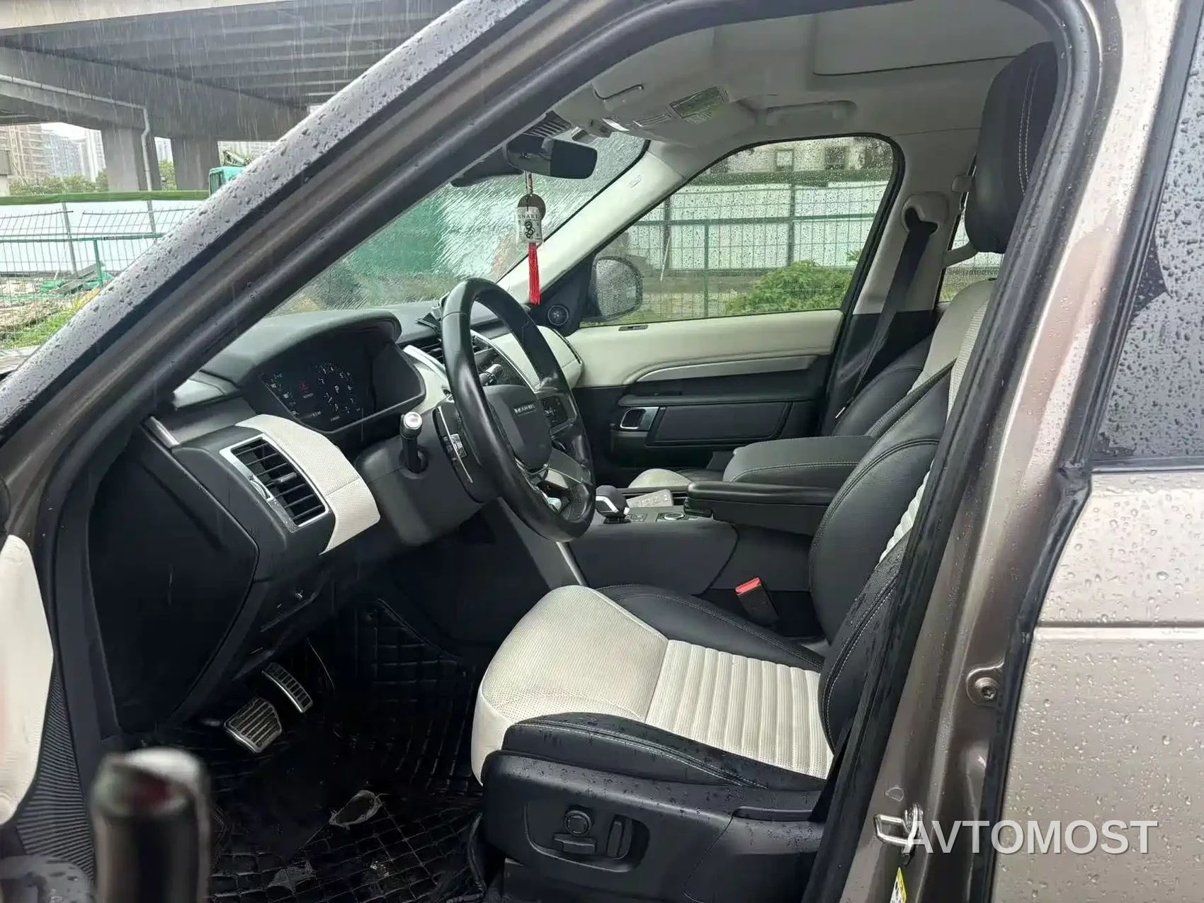 Land Rover Discovery 2022 360PS R-Dynamic S — фото 7