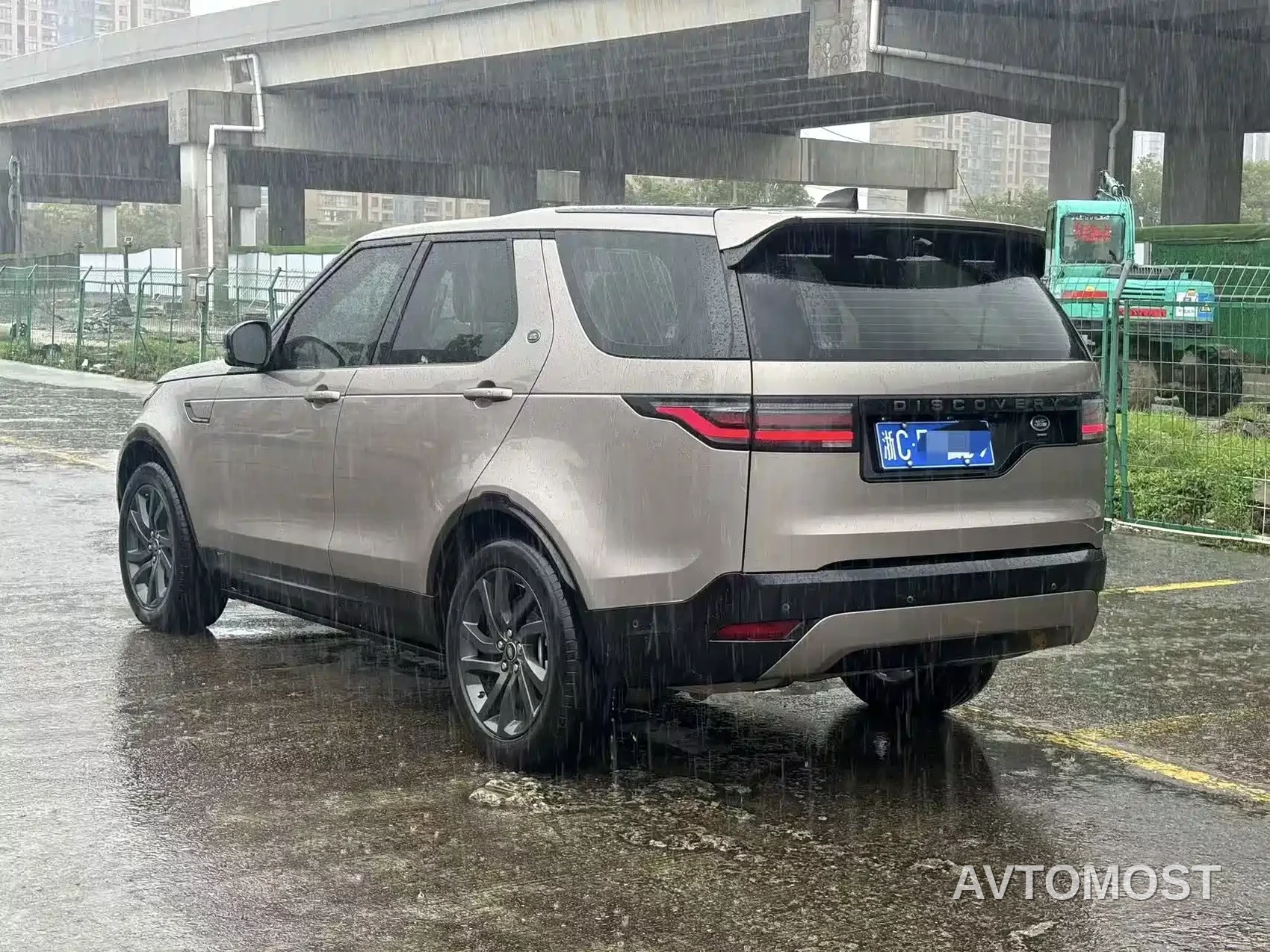 Land Rover Discovery 2022 360PS R-Dynamic S — фото 9
