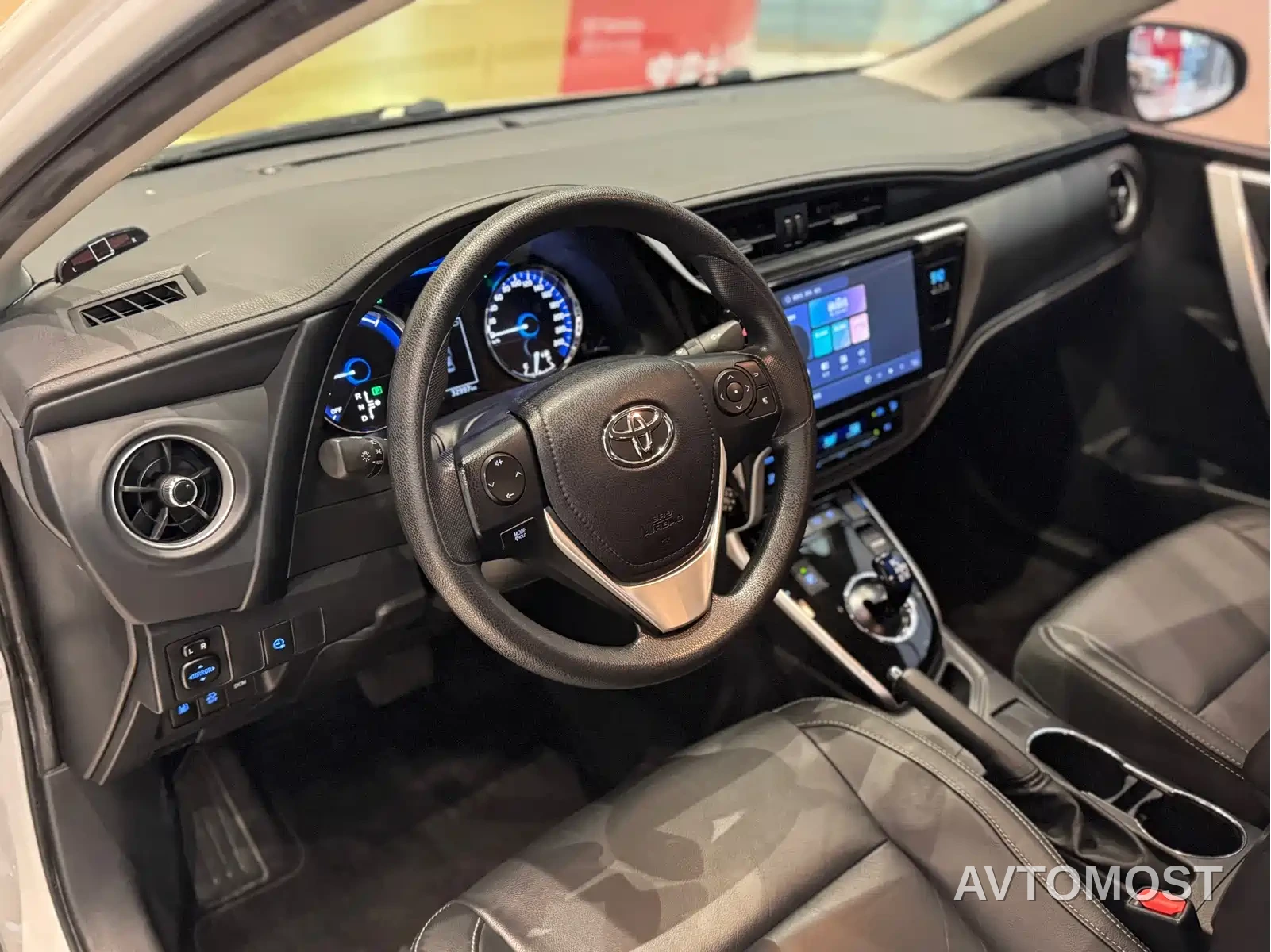 Toyota Corolla Twin Engine E+ 2020 1.8L E-CVT Comfort Edition — фото 8
